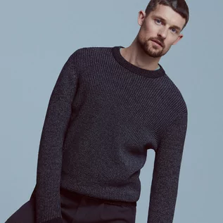Swetry męskie - Reserved Sweter ze strukturalną dzianiną - Czarny - grafika 1