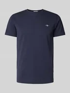 Koszulki męskie - T-shirt o kroju slim fit z wyhaftowanym logo - miniaturka - grafika 1