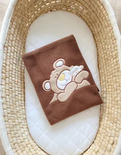 Kocyk polarowy dla niemowląt - Miś Barnaba brązowy - Koce i narzuty dla dzieci Kocyk polarowy dla niemowląt - Miś Barnaba brązowy - Koce i narzuty dla dzieci - miniaturka - grafika 1