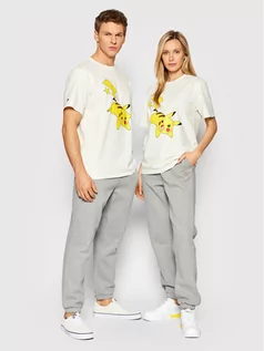 Koszulki męskie - Converse T-Shirt Unisex POKEMON Pikachu 10023898 Beżowy Regular Fit - grafika 1