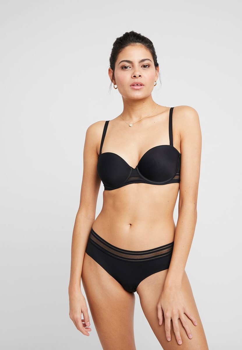 PASSIONATA MAJTKI FIGI CZARNE KLASYCZNE 42 SPG