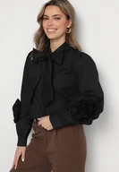 Koszule damskie - Czarna Koszula z Ozdobnym Wiązaniem i Falbankami Zalimira - miniaturka - grafika 1