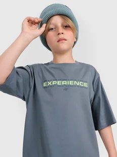 T-shirt chłopięcy oversize z nadrukiem 4F 4FJRAW25TTSHM3166-46S Zielony 134/140 - Koszulki dla chłopców T-shirt chłopięcy oversize z nadrukiem 4F 4FJRAW25TTSHM3166-46S Zielony 134/140 - Koszulki dla chłopców - miniaturka - grafika 1