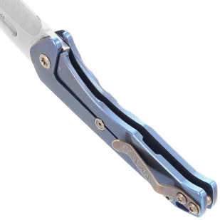 Nóż składany Medford Praetorian Slim PVD Tumbled Drop Point, Blue Handle, Bronze HW/Clip, S45VN (MK2084TD-37A2-T1C1-Q4) - Noże - miniaturka - grafika 5