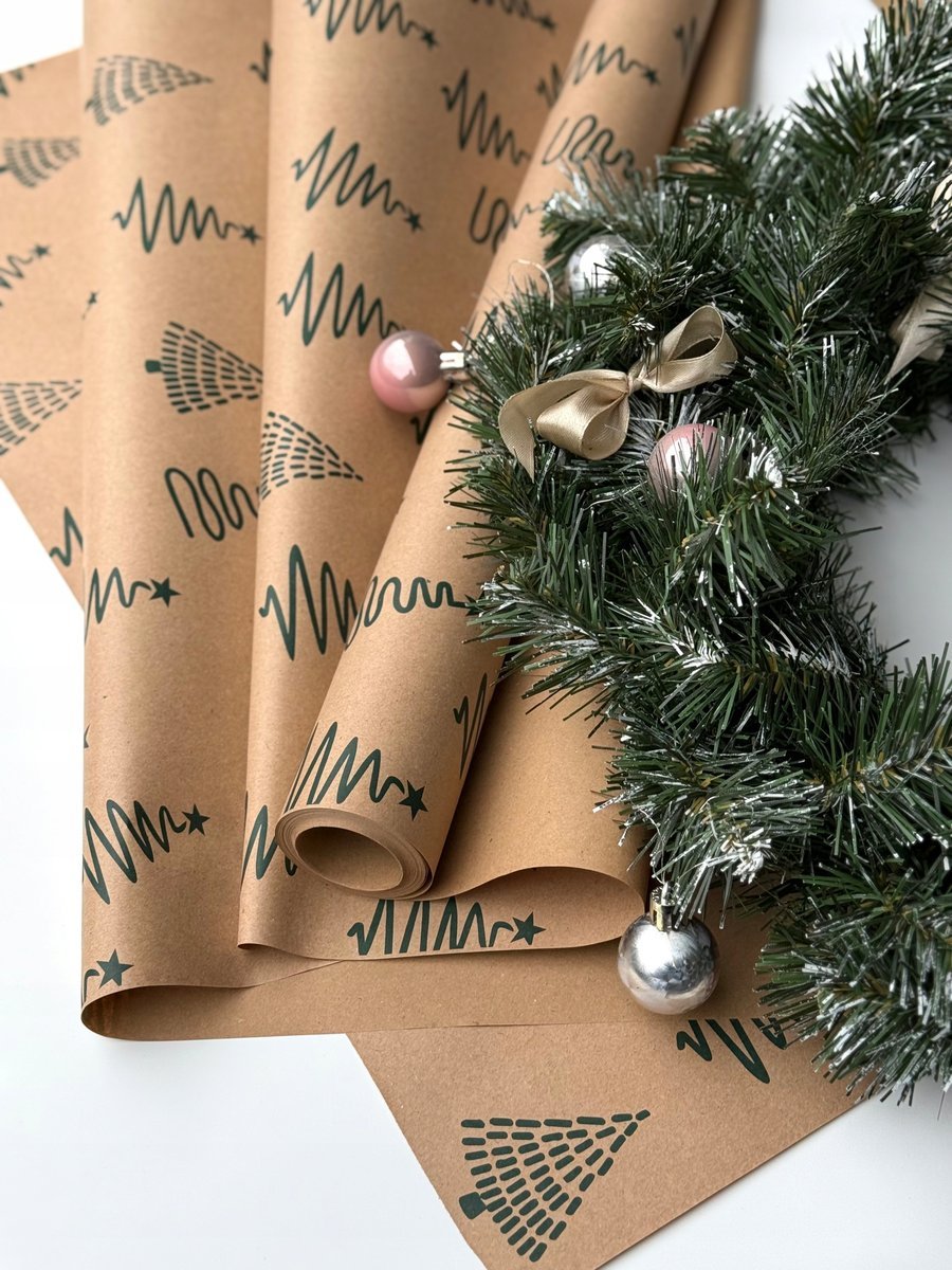 Papier kraftowy ze wzorem Choinka, zielony 60cmx10m do pakowania prezentow