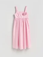 Sukienki - Reserved - Sukienka midi z ozdobną różą - pastelowy róż - miniaturka - grafika 1