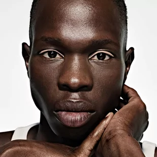 Smashbox Halo Healthy Glow All-In-One Tinted Moisturizer SPF25 Deep Rich Neutral - Bazy pod makijaż - miniaturka - grafika 2