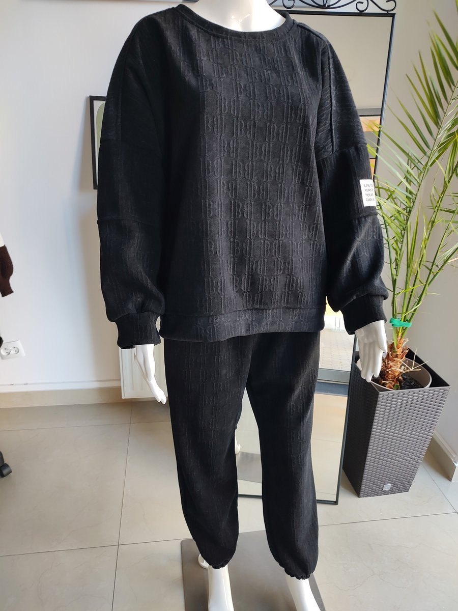 Dzianinowy dres oversize fashion style - czarny One size