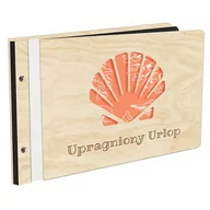 Albumy fotograficzne - Album Na Zdjęcia Wyklejany Urlop Nad Morzem Z Pierwszą Stroną W Kolorze W Drewnianej Oprawie Z Czarnymi Kartami Z Grawerem - miniaturka - grafika 1