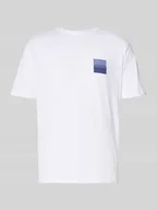 Koszulki męskie - T-shirt z nadrukiem z logo i okrągłym dekoltem model ‘Dapusi’ - miniaturka - grafika 1