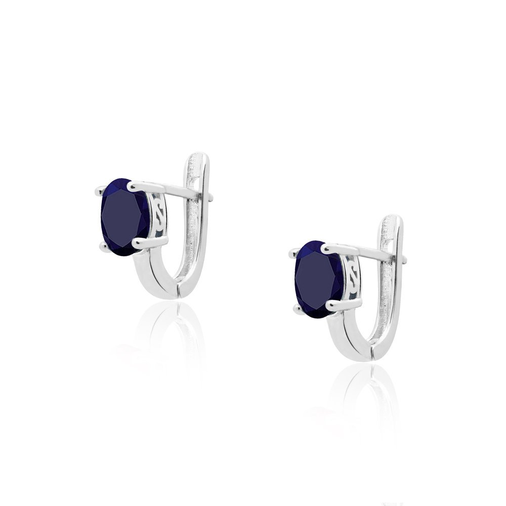 Kolczyki srebrne ozdobione z naturalnymi szafirami w ażurowej oprawie