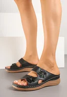 Klapki i japonki damskie - Czarne Klapki na Koturnie z Ozdobnymi Kwiatkami 3D Reittrae - miniaturka - grafika 1