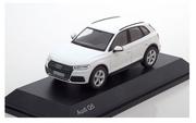 Samochody i pojazdy dla dzieci - Spark Model Audi Q5 2016 Ibis White 1:43 5011605631 - miniaturka - grafika 1