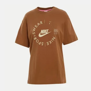 Koszulki i topy damskie - NIKE T-SHIRT UTILITY BF TEE AL&#039;BRWN TEE BRAZOWY FD4235-270 - Nike - grafika 1