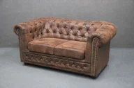 Sofy i kanapy - Sofa Oxford Chesterfield Gobi Dwuosobowa B 4742 - miniaturka - grafika 1