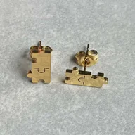 Kolczyki - Kolczyki złote puzzle ze stali chirurgicznej - miniaturka - grafika 1