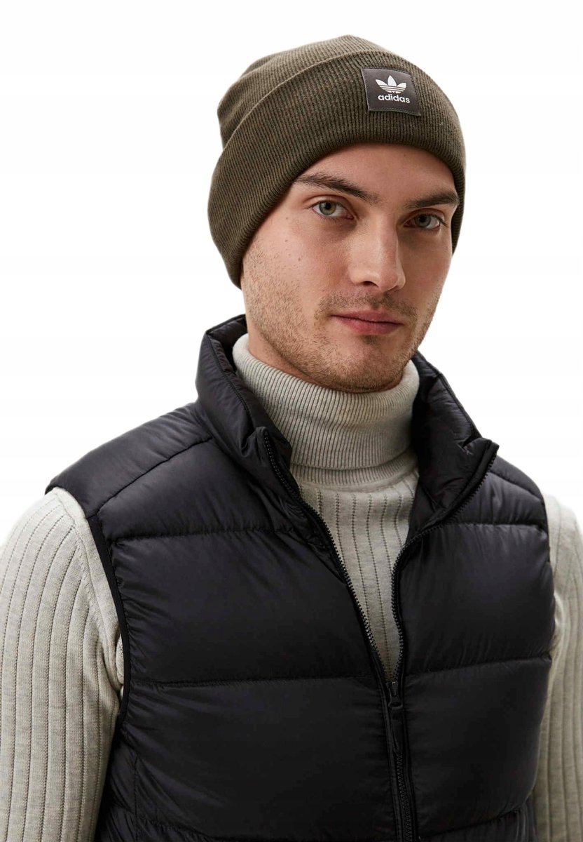 CZAPKA ZIMOWA ADIDAS ADICOLOR BEANIE OCIEPLANA KHAKI UNISEX ZIMA IY7030