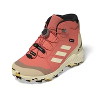 Buty dla chłopców - adidas Terrex Mid GTX K, dziecięce buty do biegania, Coral Fusion Wonder Biały Core Czarny, 38.5 EU - miniaturka - grafika 1