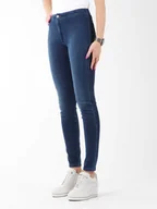 Spodnie damskie - Jeansy Wrangler Jegging W27JGM85F - miniaturka - grafika 1