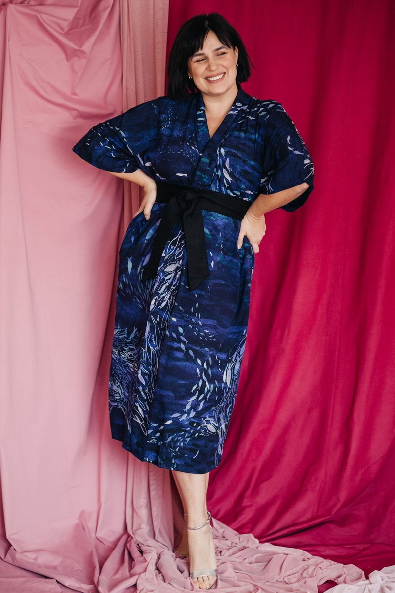 KIMONO długie / SUKIENKA kopertowa/ NARZUTKA/ szlafrok granatowy print rybki w OCEANIE (100% wiskoza)
