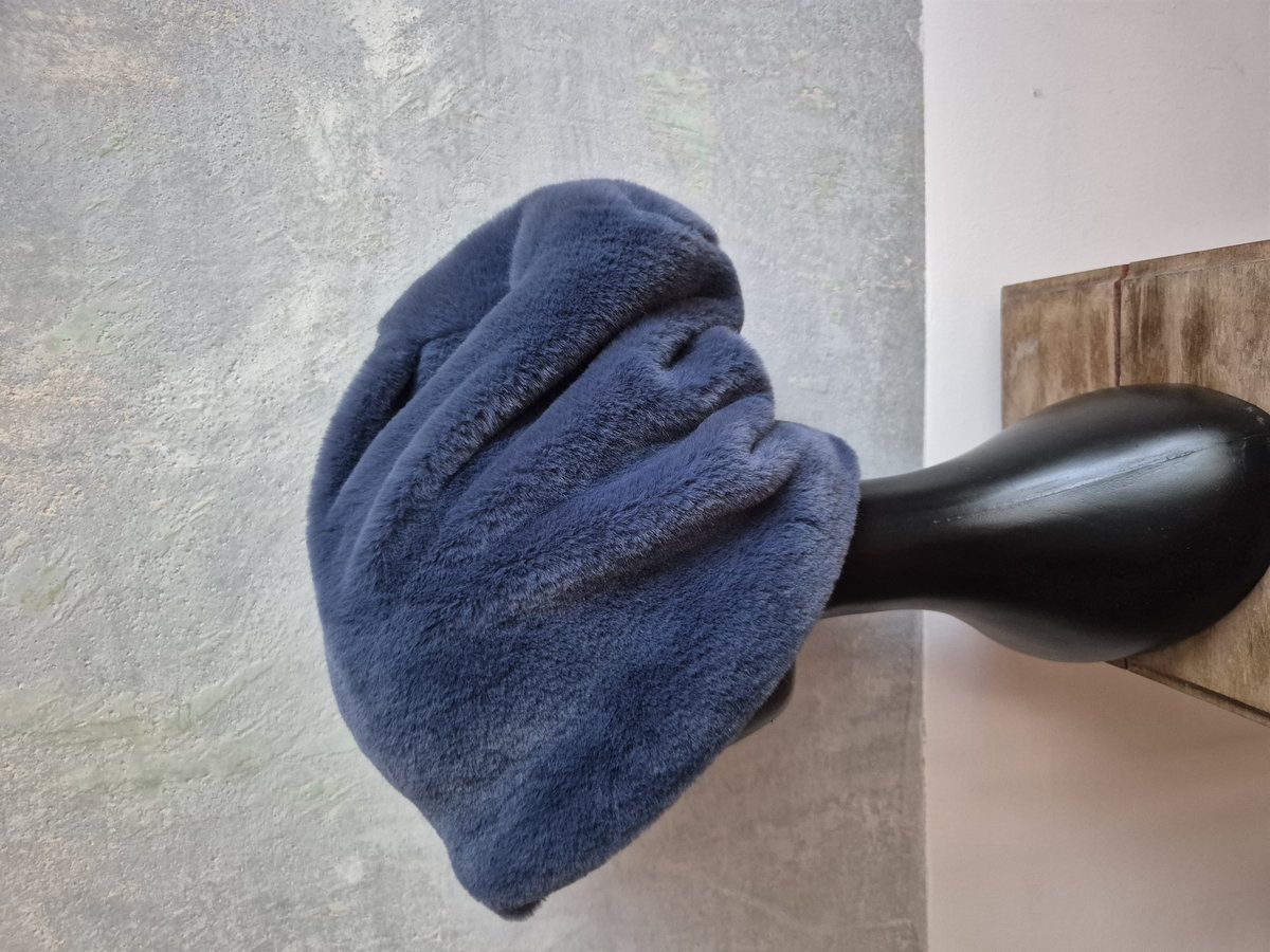 Czapka niebieska Smerfetka rękodzieło sztuczne futerko