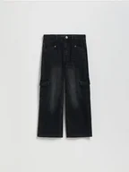 Spodnie i spodenki dla dziewczynek - Reserved - Jeansy wide leg z kieszeniami cargo - czarny - miniaturka - grafika 1
