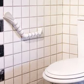 Półki łazienkowe - Etac Grab - uchwyt naścienny Grab Handy Etac Grab - uchwyt naścienny Handy 40 cm (pod kątem) - miniaturka - grafika 1