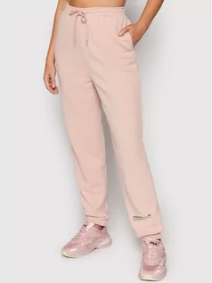 Spodnie sportowe damskie - NA-KD Spodnie dresowe Good Will Printed 1100-004454-0115-003 Różowy Relaxed Fit - grafika 1