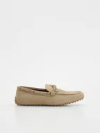 Moda i Uroda OUTLET - Reserved - Zamszowe loafersy - beżowy - miniaturka - grafika 1