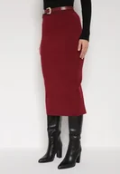 Spódnice - Bordowa Ołówkowa Spódnica z Wiskozą Zdobiona Rozcięciem i Paskiem Rowedela - miniaturka - grafika 1
