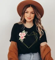 Koszulki i topy damskie - damska czarna koszulka z sercem - miniaturka - grafika 1