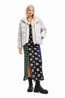 Kurtki damskie - Desigual kurtka 23WWEW56 WOMAN WOVEN PADDED SHORT OVERCO damska kolor beżowy przejściowa - miniaturka - grafika 1