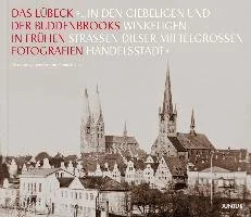 »... in den giebeligen und winkeligen Straßen dieser mittelgroßen Handelsstadt« - Obcojęzyczne przewodniki, mapy i atlasy - miniaturka - grafika 1