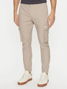 Calvin Klein Jeans Joggery J30J327614 Beżowy Skinny Fit - Spodnie męskie - miniaturka - grafika 1