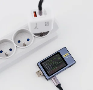 Ładowarka Reagle SZYBKA ŁADOWARKA GaN 65W USB-C QC 3.0 ZASILACZ DO MACBOOK LAPTOPA IPHONE 15 - Zasilacze do laptopów - miniaturka - grafika 1