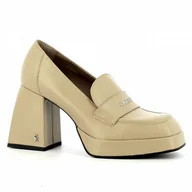 Mokasyny damskie - Beżowe półbuty damskie na obcasie CARINII - Carinii - miniaturka - grafika 1