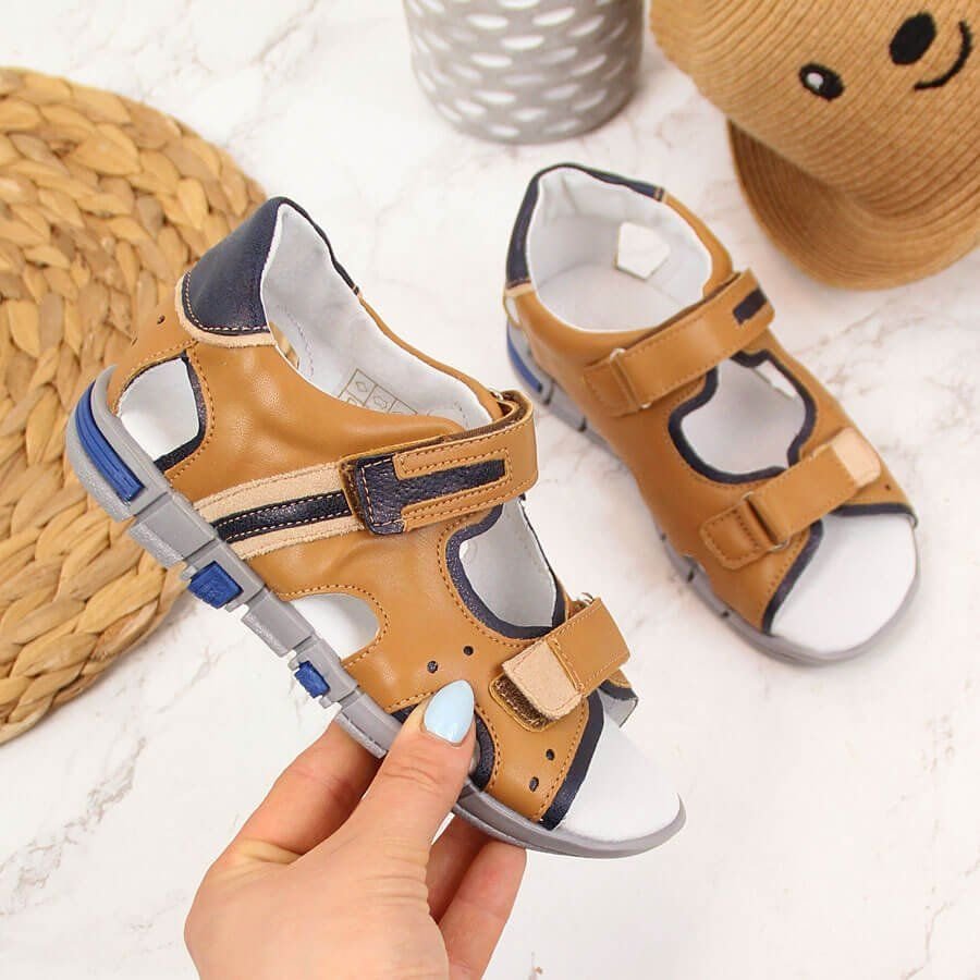 Kornecki Sandały chłopięce na rzepy camel Kornecki 6185 30
