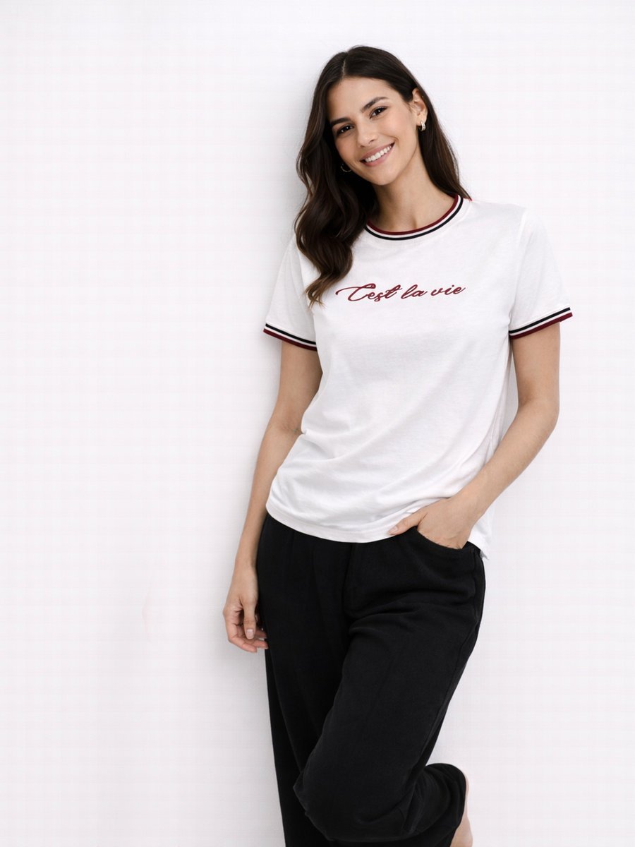 T-shirt z haftowanym napisem XL ecru