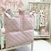 Organizery na łóżeczko - PIKOWANY ORGANIZER NA ŁÓŻECZKO PUDROWY RÓŻ - miniaturka - grafika 1