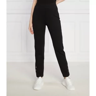 GUESS Spodnie dresowe | Regular Fit - Dresy damskie - miniaturka - grafika 1