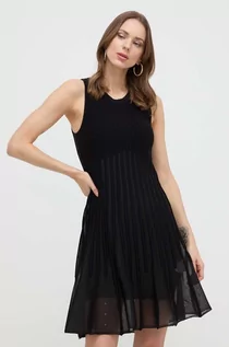 Sukienki - Silvian Heach sukienka kolor czarny midi rozkloszowana - grafika 1