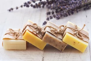 Warsztaty robienia mydeł naturalnych w Krakowie - Vouchery - miniaturka - grafika 1