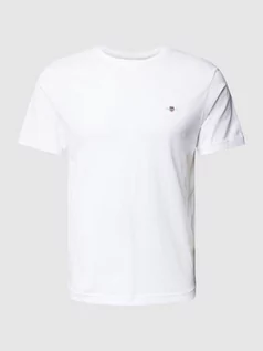 Koszulki męskie - T-shirt o kroju regular fit z wyhaftowanym logo model ‘SHIELD’ - grafika 1