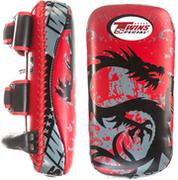 Tarcze i łapy - Twins Special Tarcze Tajskie "PAO" FKPL-36 Red/Black "Tribal Dragon" Para 2szt - miniaturka - grafika 1