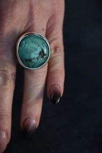 Regulowany pierścionek z turkusem naturalnym - Pierścionki Regulowany pierścionek z turkusem naturalnym - Pierścionki - miniaturka - grafika 1