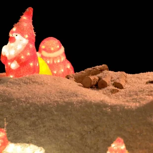 Konstsmide Christmas Figurka dekoracyjna LED Mikołaj czerwony IP44 36cm - Ozdoby bożonarodzeniowe - miniaturka - grafika 2