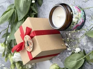 Świece - Gotowy prezent dla Super Nauczyciela świeca sojowa Płatki piwonii 120 ml - miniaturka - grafika 1