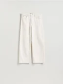 Spodnie damskie - Reserved - Jeansy wide leg z krótszą nogawką - biały - miniaturka - grafika 1