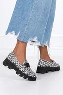 Mokasyny damskie - Białe mokasyny skórzane damskie na platformie z łańcuchem PRODUKT POLSKI Casu 2601-785 - miniaturka - grafika 1