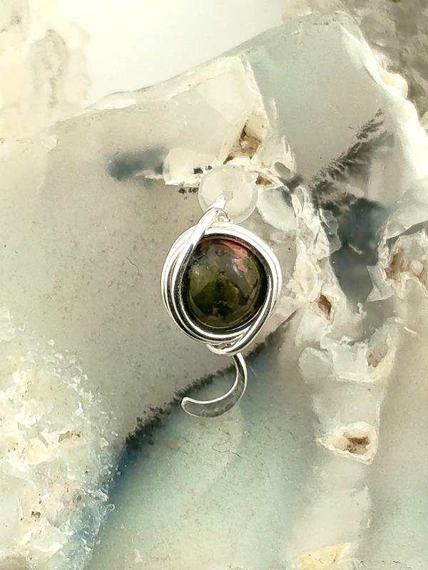 Jaspis unakit – kolczyki srebro Ag999, wymiary 1.4x0.8 cm, waga 1.7 grama, sztyfty, rękodzieło